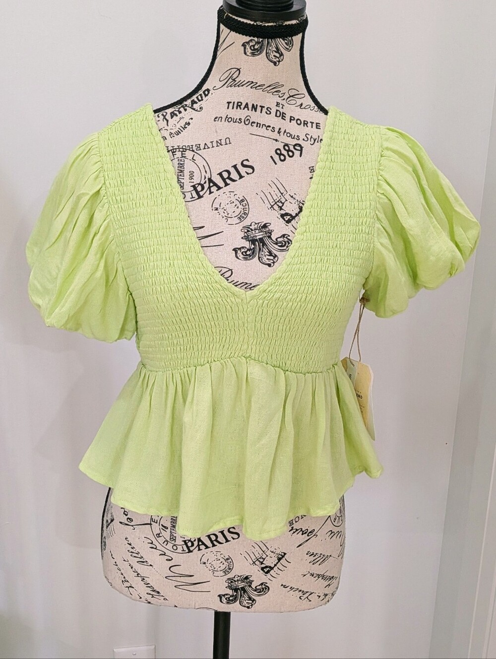 MIDNIGHT SKY | Women's Bright Green V-Neck Open Back Smocked  Blouse